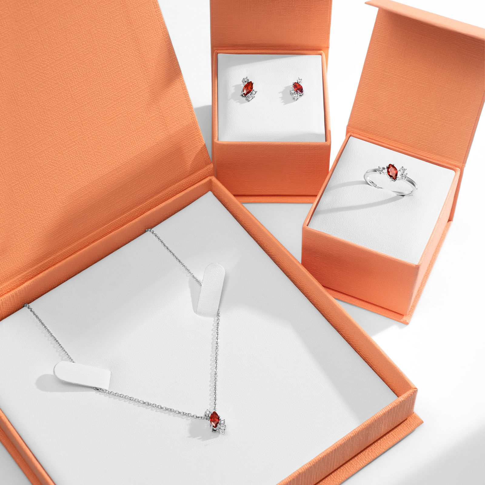 Kit Life Carmim - Conjunto Anel + Brinco + Colar em Prata 925 com Pedras Vermelhas e Incolores
