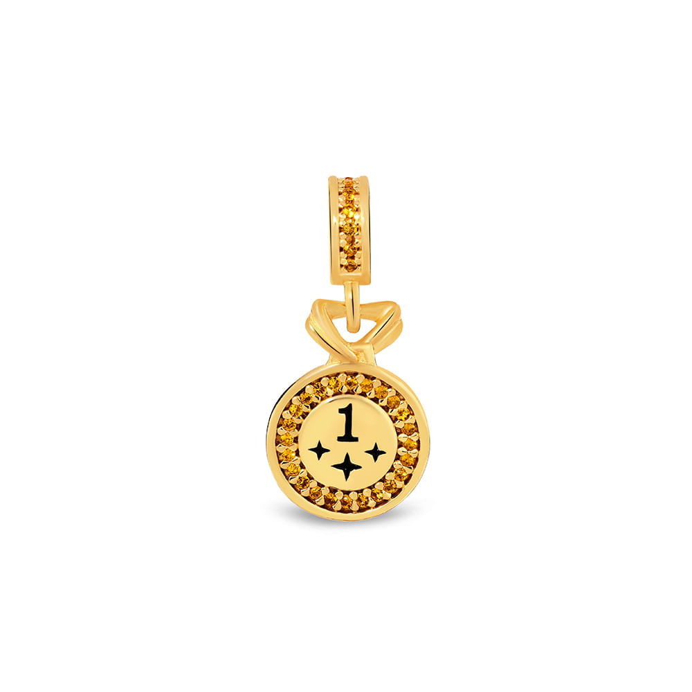 Pingente Life Esporte Medalha Winner em Prata 925 com Banho de Ouro Amarelo 18k, Pedras Amarelas e Esmalte